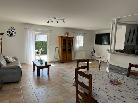 Top Airbnb: House, 2 bedrooms in Angles