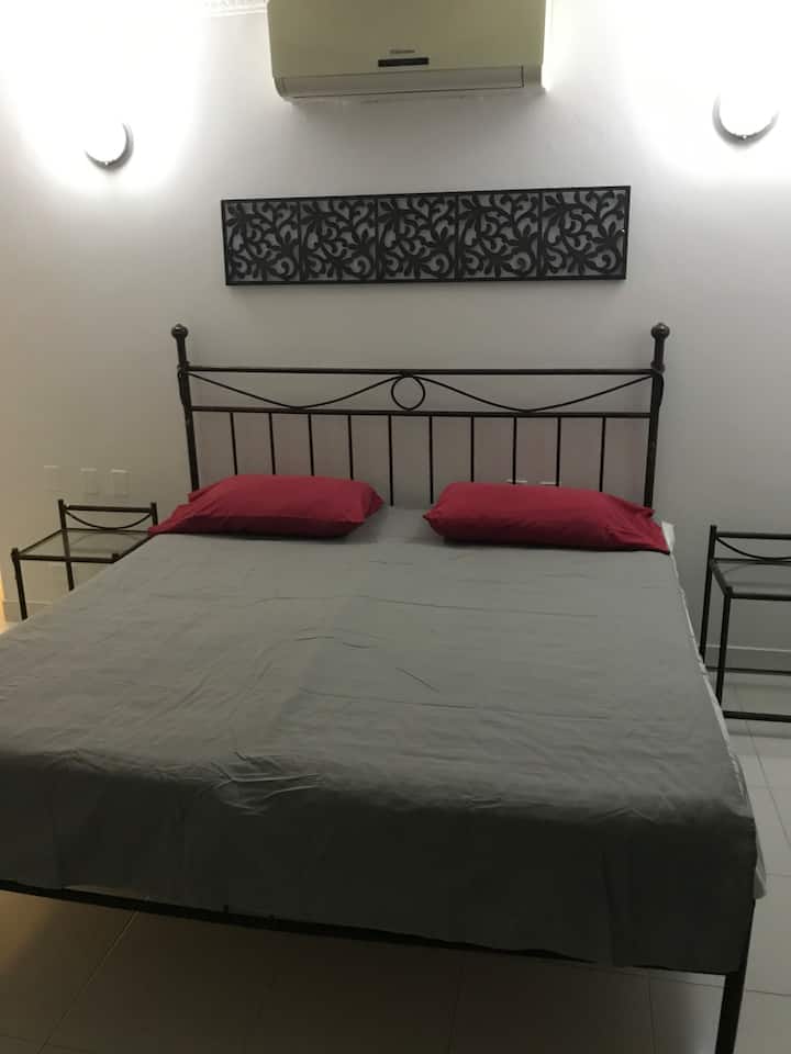 Muy cómodas habitaciones. Todas con Aire Acondicionado y baño privado.