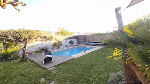 Quiet house with pool!