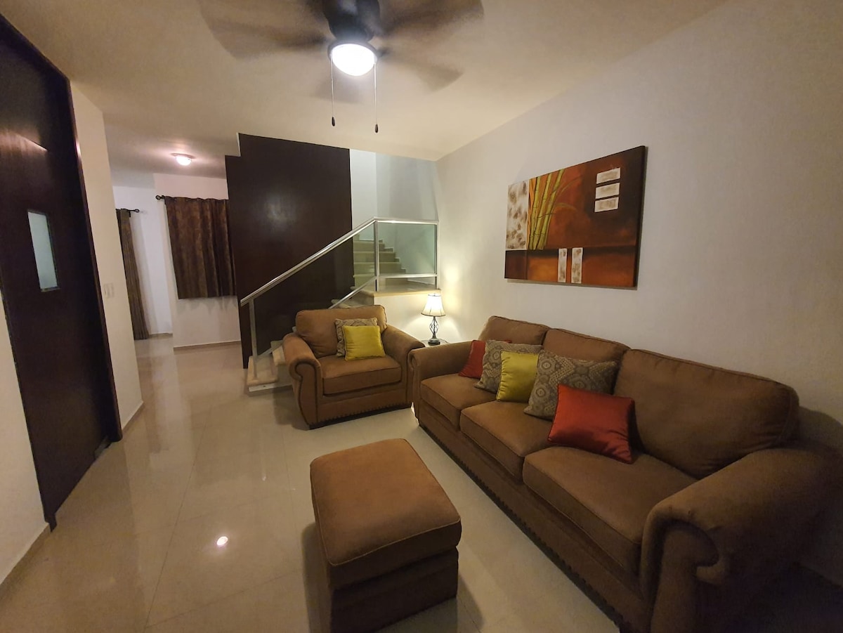 Airbnb con mejor rendimiento: House of the palm trees en Fraccionamiento Gran Santa Fe Ii