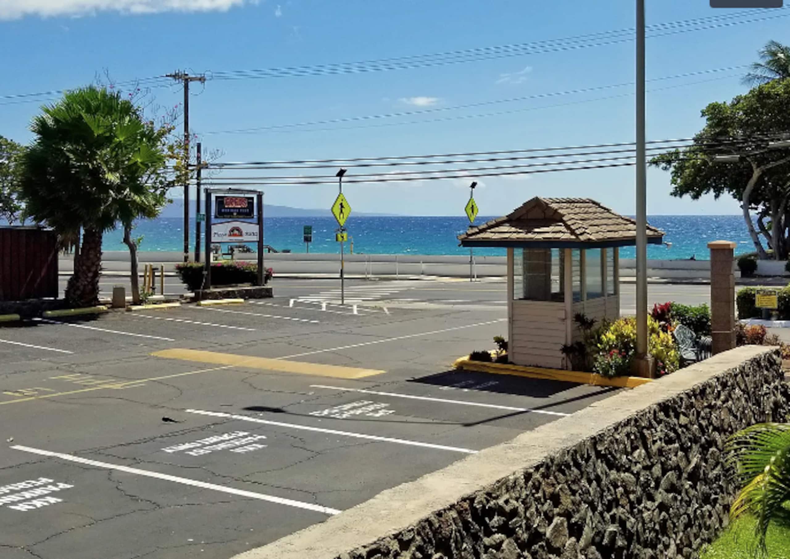 Next to Beach, Foods & Shops - Updated w/ View! - Image 37