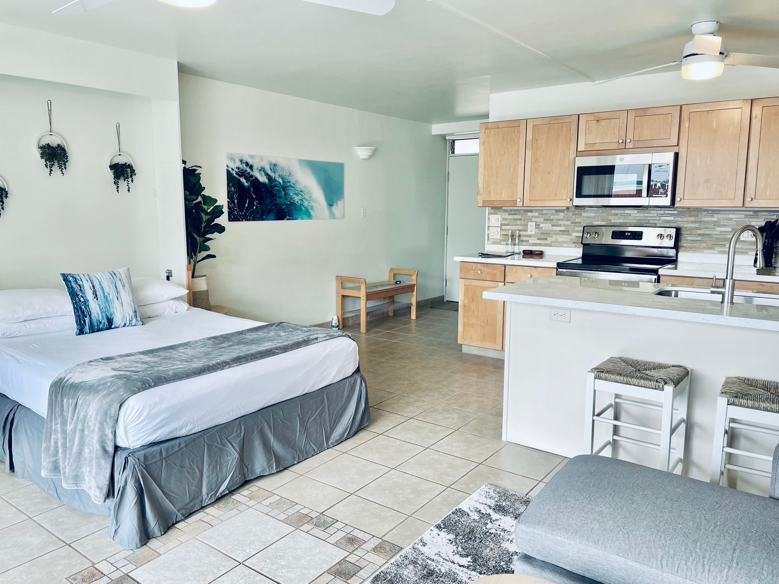Next to Beach, Foods & Shops - Updated w/ View! - Image 18