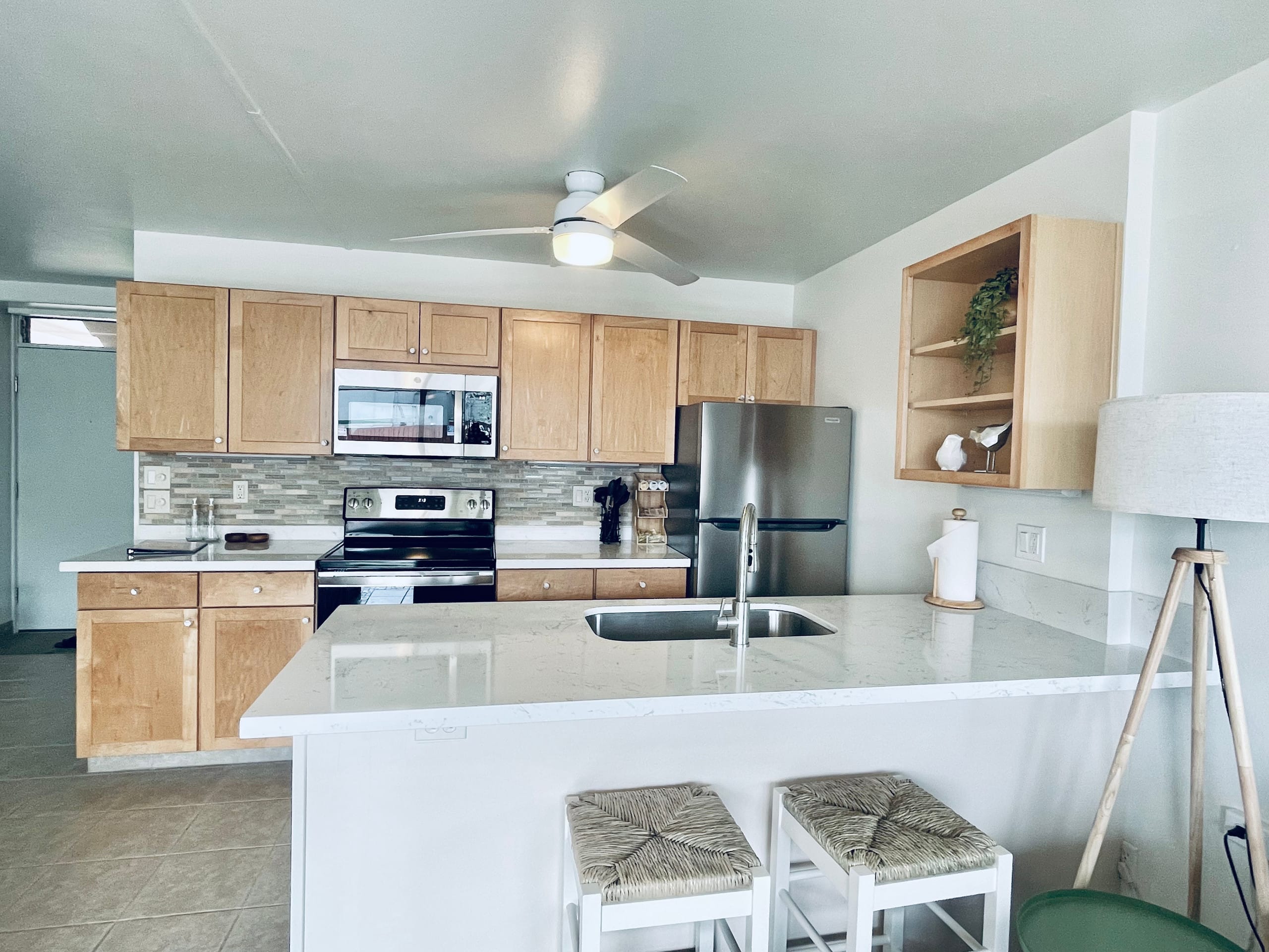 Next to Beach, Foods & Shops - Updated w/ View! - Image 7