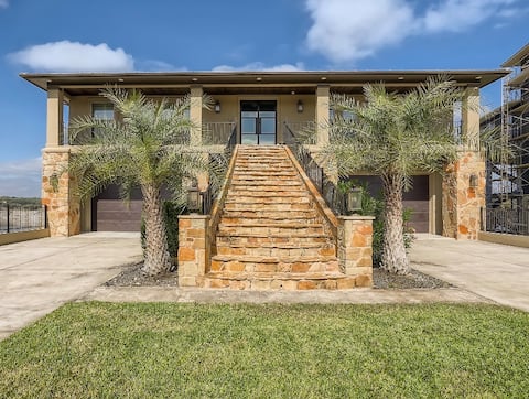 Extravagant Waterfront Home on Lake Travis, Texas