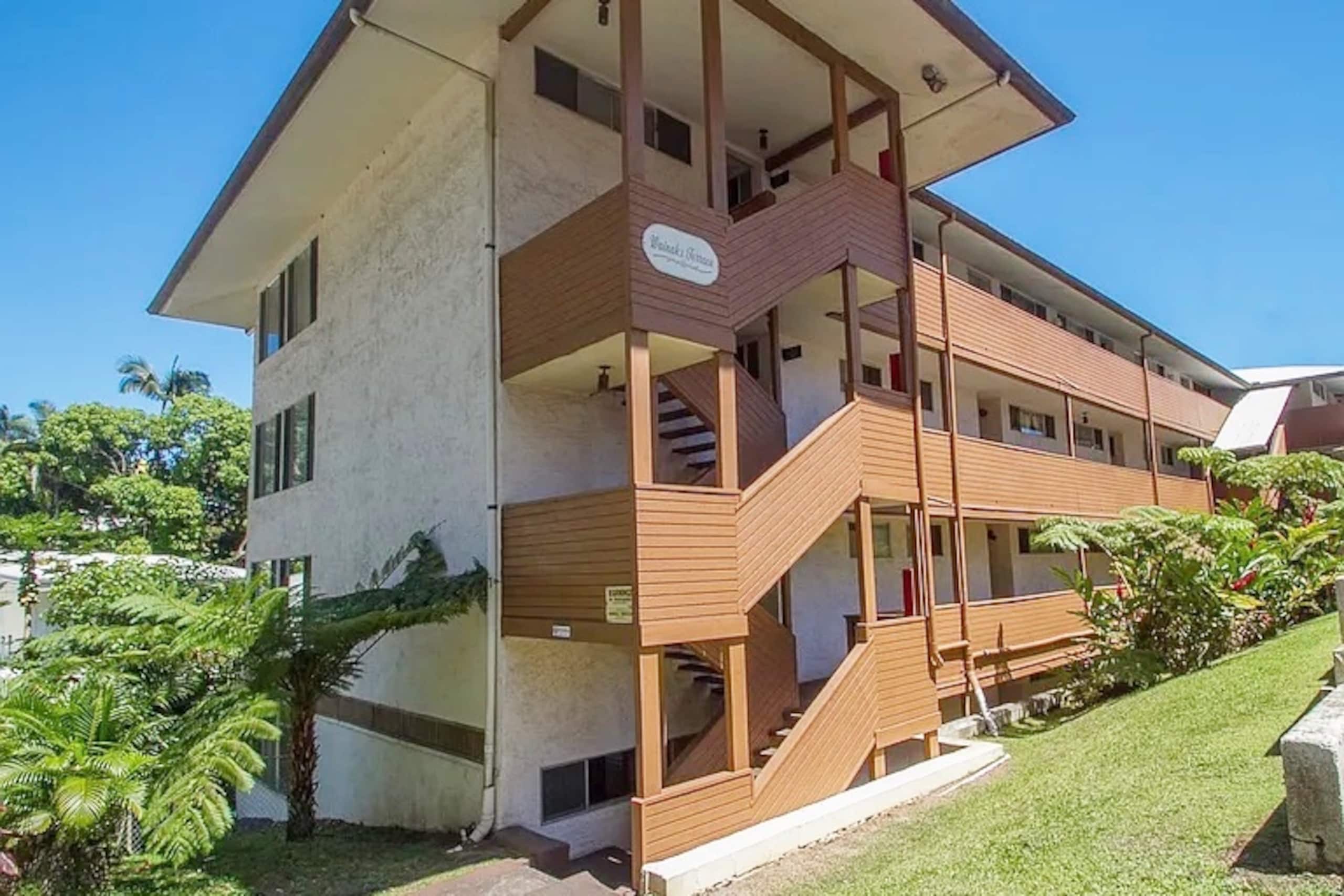 Condo in Hilo · ★4.66 · 2 bedrooms · 3 beds · 1.5 private baths - Image 6
