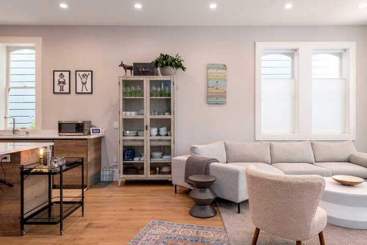 Spacious 2BR/2BA garden flat