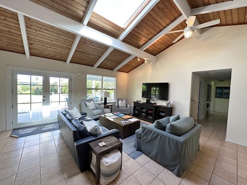 Successful Airbnb property: The Art Estate, Haiku Maui Hawaii in Hawaii