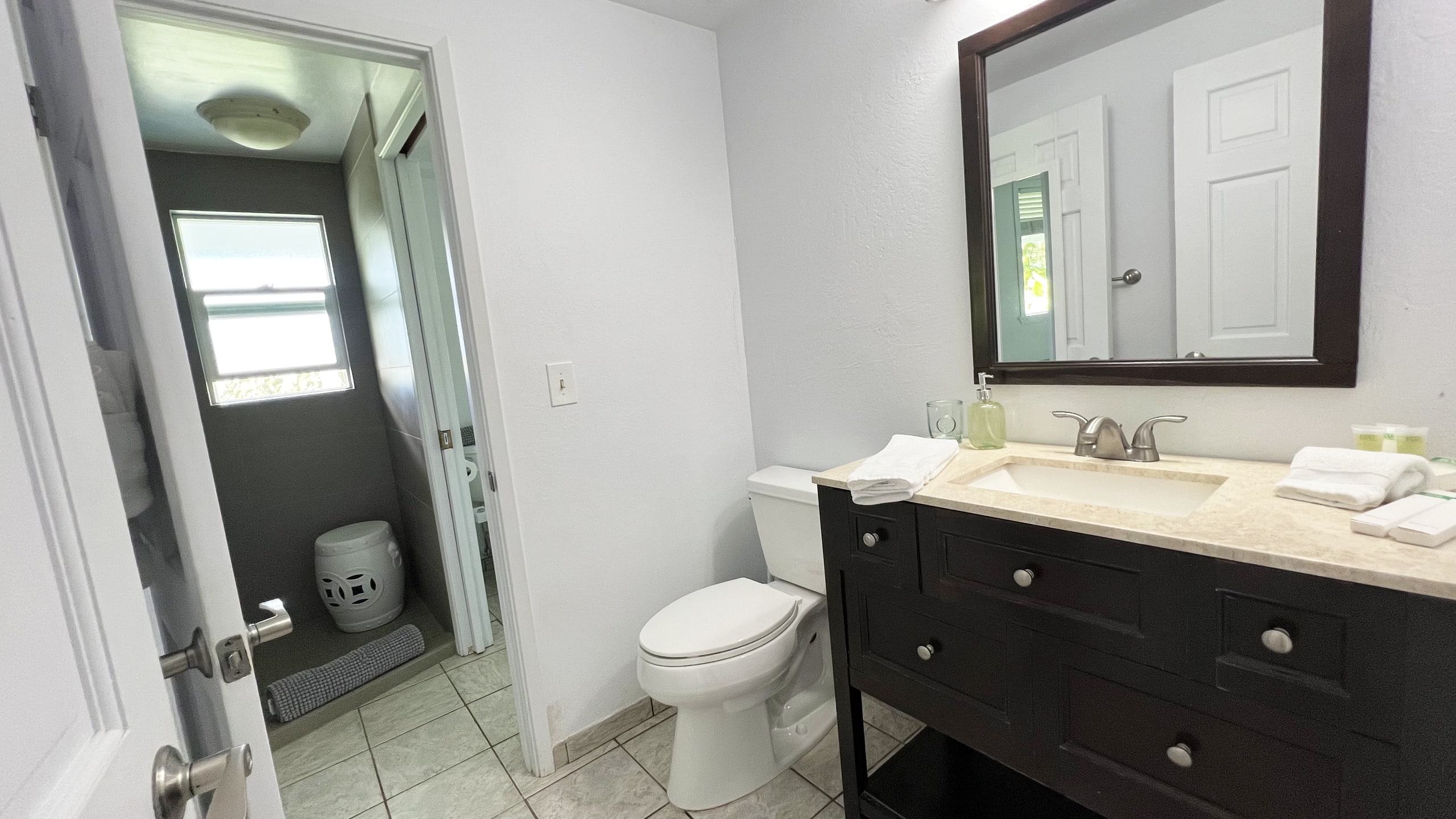 Home in Haiku-Pauwela · ★4.92 · 3 bedrooms · 7 beds · 2 baths - Photo 8