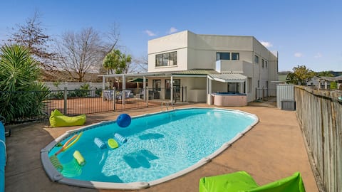 Urban Oasis with Pool!
- pet friendly