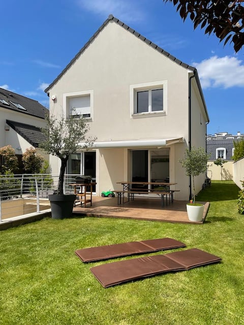 Villa des Quai de Seine et Jacuzzi Prox Paris