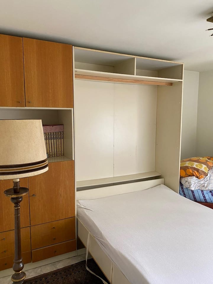 Საძინებელი 2, მერფის საწოლი 160 × 200