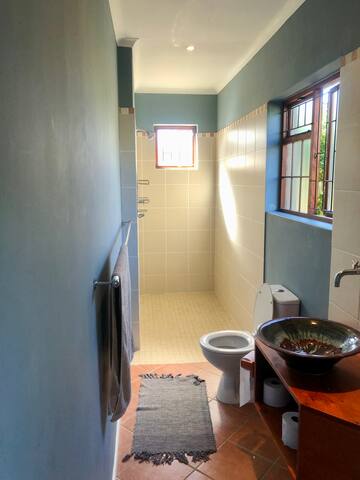 Sunny family home by the sea gallery image 5