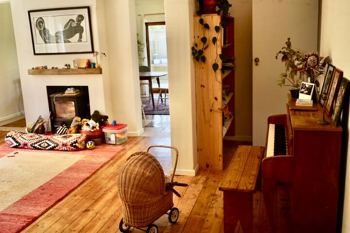 Sunny family home by the sea gallery image 3