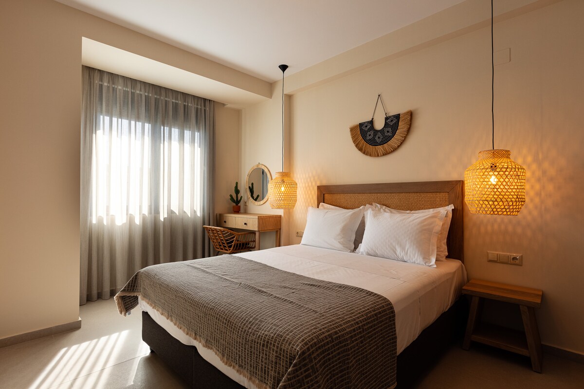 卧室配有两张单人床，可应房客要求分为2张单人床。