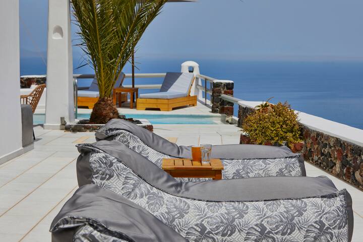106. Hideaway Villa with Heated Pool and Sea View gallery image 3