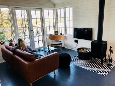 Top performing Airbnb: Together at the LakeHouse with direct lake access in Viborg