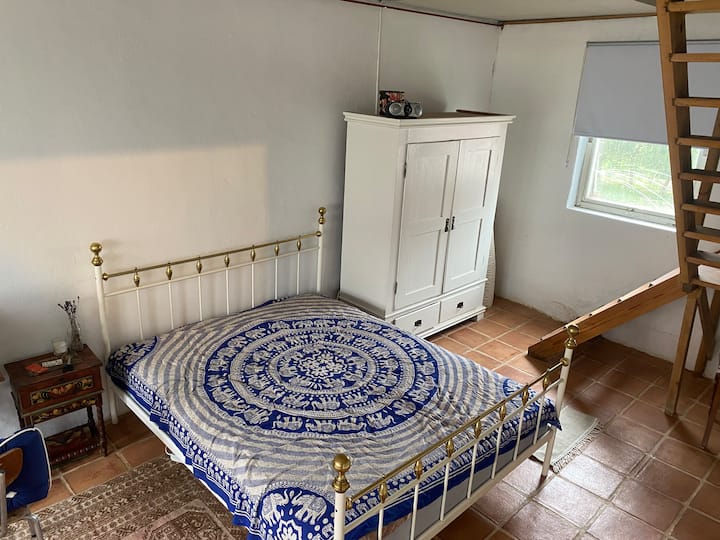 ห้องนอนที่ 4 ชั้นล่าง รวมโซฟาเบด 1 หลัง 120 ซม.