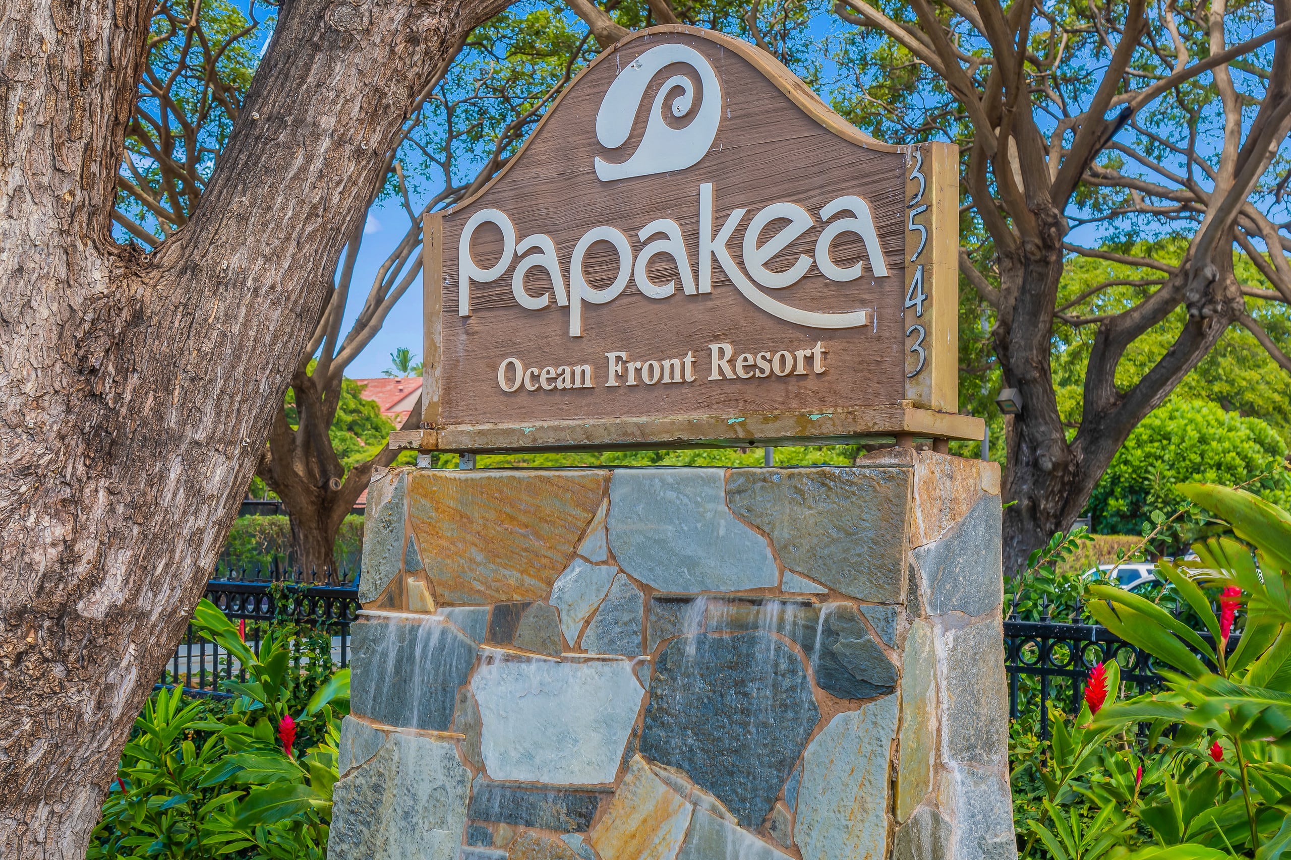 Townhouse in Lahaina · ★4.98 · Studio · 1 bed · 1 bath - Image 7
