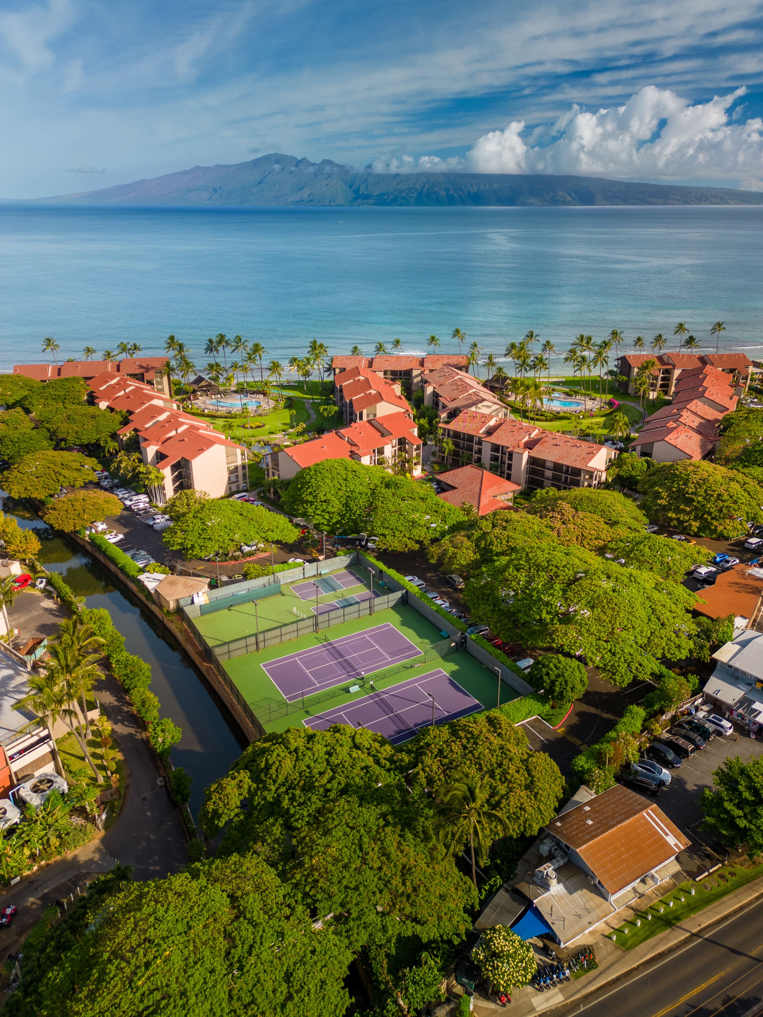 Townhouse in Lahaina · ★4.98 · Studio · 1 bed · 1 bath - Image 3