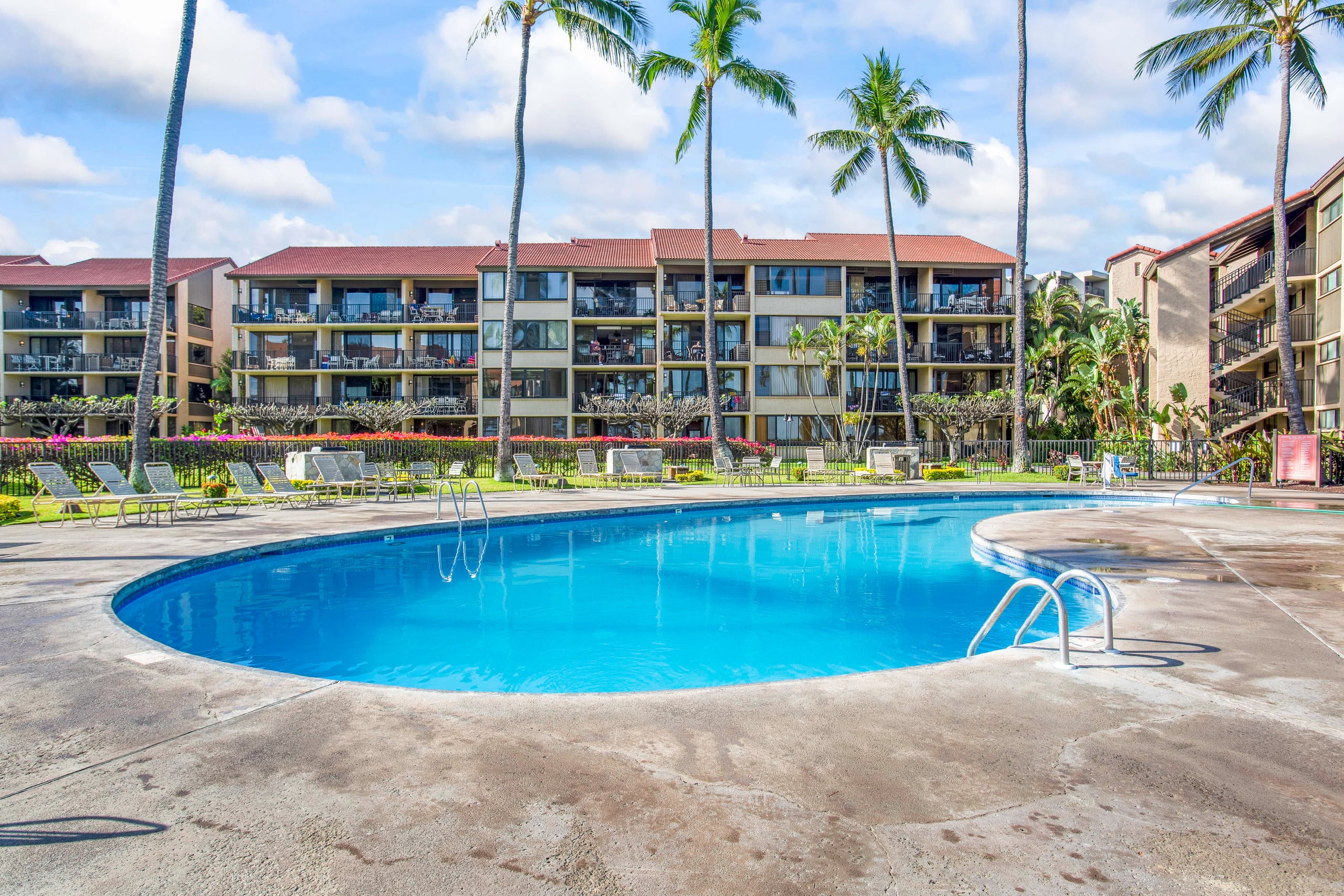 Townhouse in Lahaina · ★4.98 · Studio · 1 bed · 1 bath - Image 9