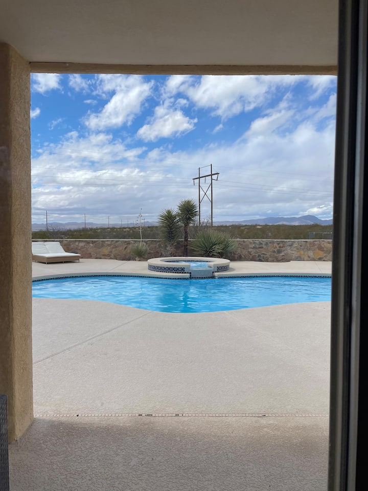Secluded Red Hawk POOL Hideout w/HOT TUB Houses for Rent in Las