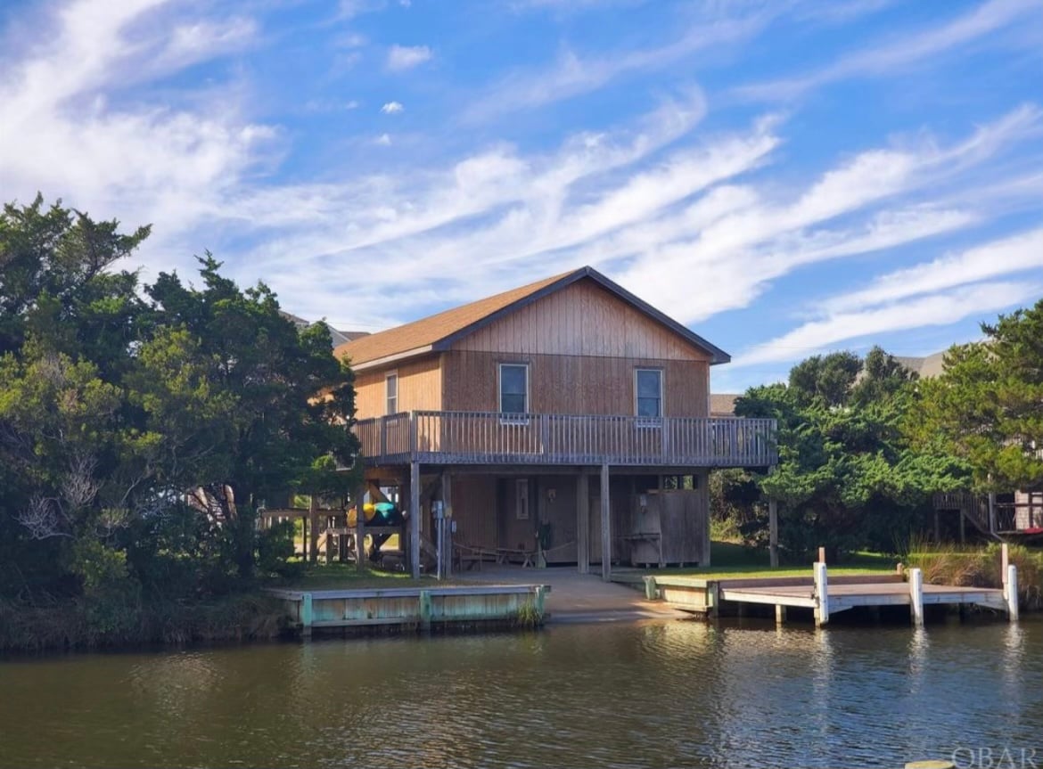 Tackle Box 
3 Bed on the sound