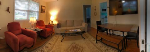 Top performing Airbnb: Cozy Cottage (entire house) with Beach Access in Fort Walton Beach