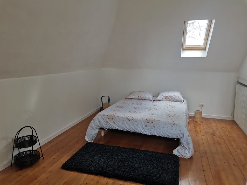 Habitación en el piso de arriba.