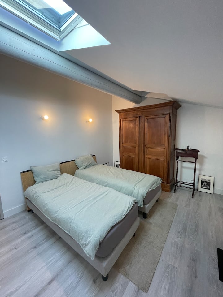 シングルベッド2台をダブルベッド1台に変換可能