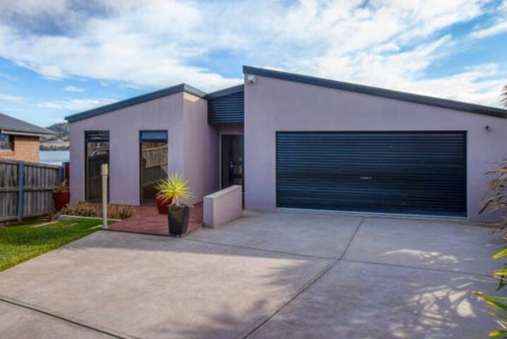 Sunset View gallery image 4