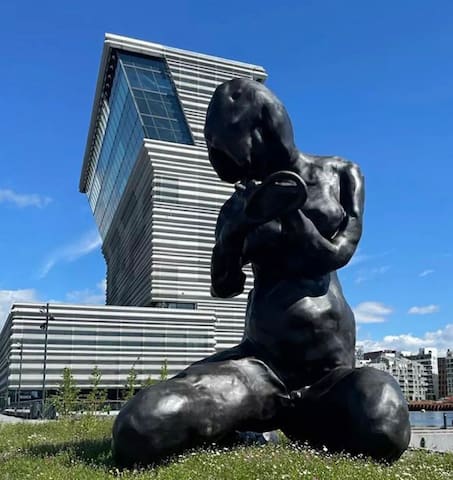 Central apartment by the sea gallery image 3