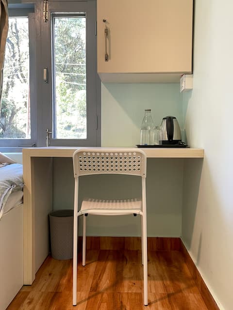 Cozy Twin Room in Dharamkot