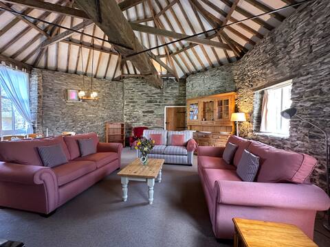 Farm Stay In Cornwall ‘Roundhouse’