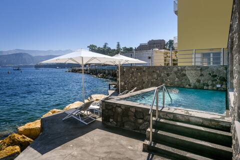 Villa on the Sea with Hut Tub