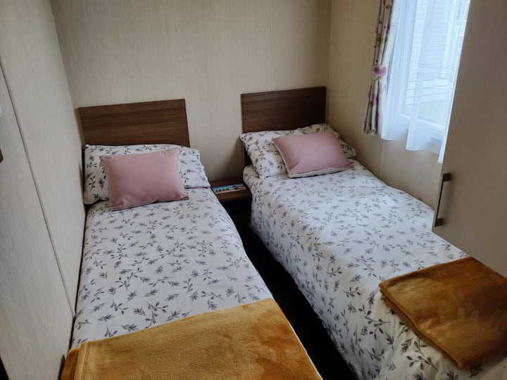 3rd bedroom - twin with slightly smaller than normal beds - fab for kids
