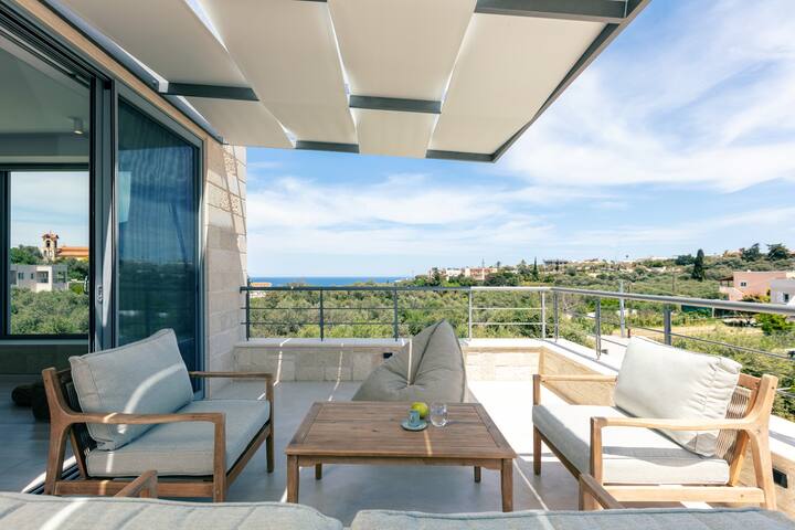 BRAND NEW Lux Villa*Heated SaltyPool*BBQ*SeaView gallery image 5