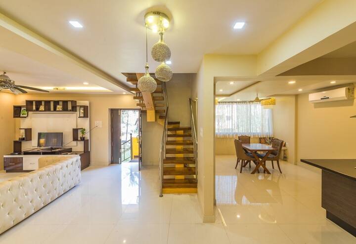 Dining area image 1