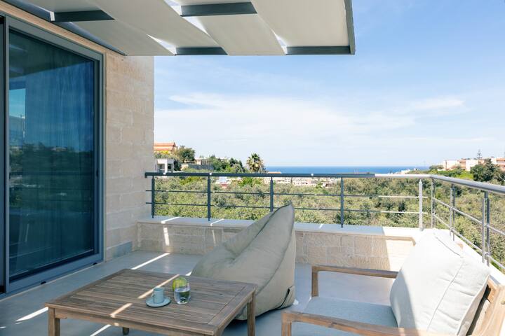 NEW Lux Villa*Heated SaltyPool*BBQ*SeaView*Garden gallery image 4
