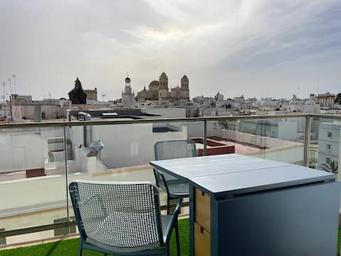 Propiedad de Airbnb exitosa: Skyline - Loft private terrace en Cádiz