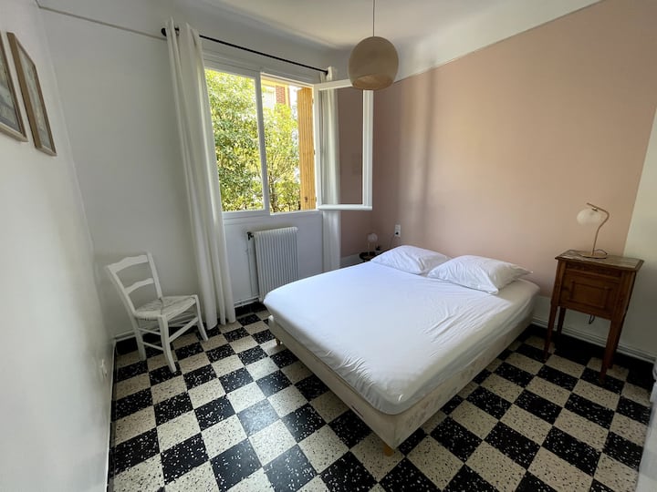 غرفة نوم 2 / سرير 140 × 190