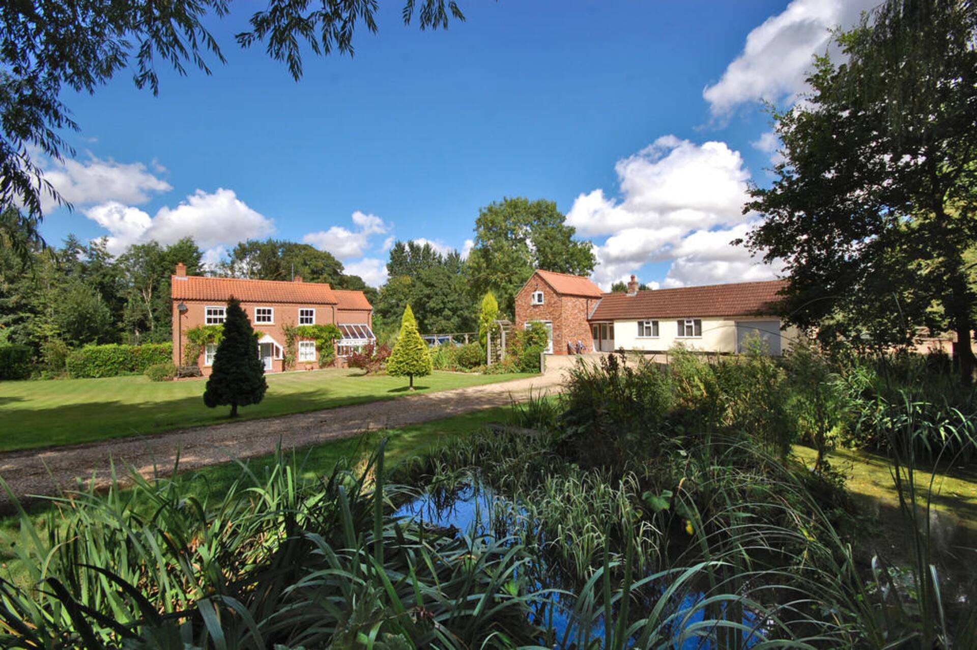 The Beeches (Oak), Goulceby. A Viking Way property