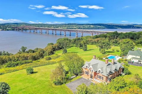 Majestic Estate-Stunning Hudson River views!