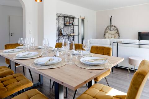 Lumen Homes: 3room-Design-Apt. near Audi & Oldtown