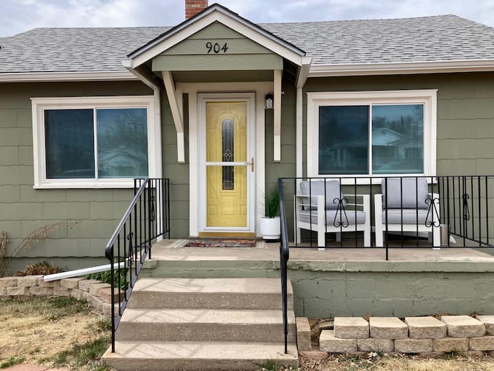 MidCentury Bungalow Downtown Houses for Rent in Colorado Springs, Colorado, United States