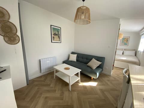 Popular Airbnb listing: Quiet studio St Marc sur Mer in Saint Nazaire
