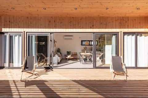 Mountain Cabin (N°2) with Hot Tub.