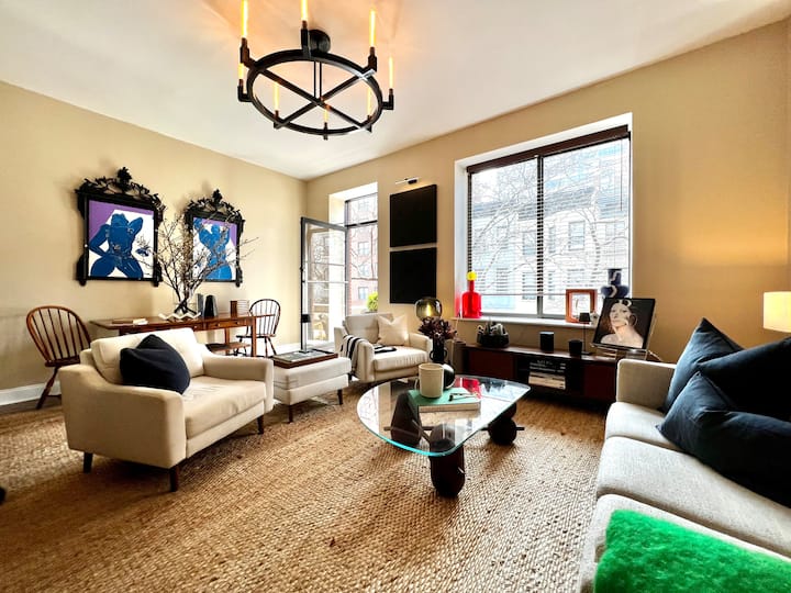 Chic UES Apt w/ Housekeeping Apartments for Rent in New York, New
