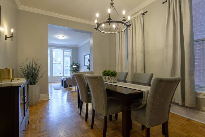 Vintage Walk-up in Old Town gallery image 5