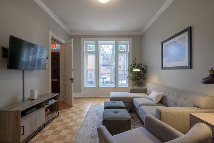 Vintage Walk-up in Old Town gallery image 4