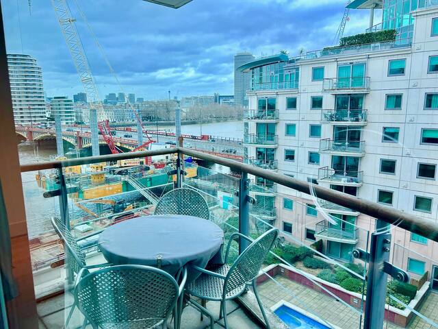 Modern Flat in Central London with Thames view gallery image 4